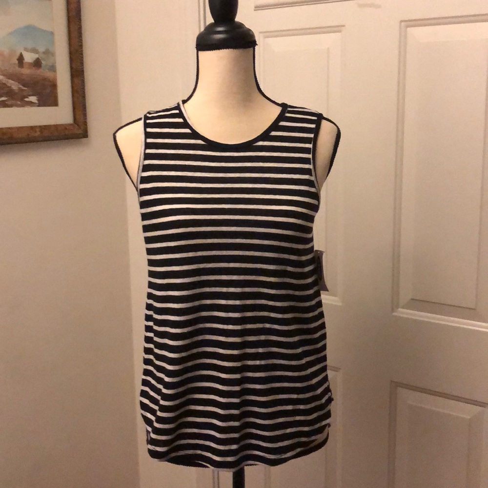NWT OLD NAVY SLEEVELESS TOP BLACK AND WHITE STRIPE
